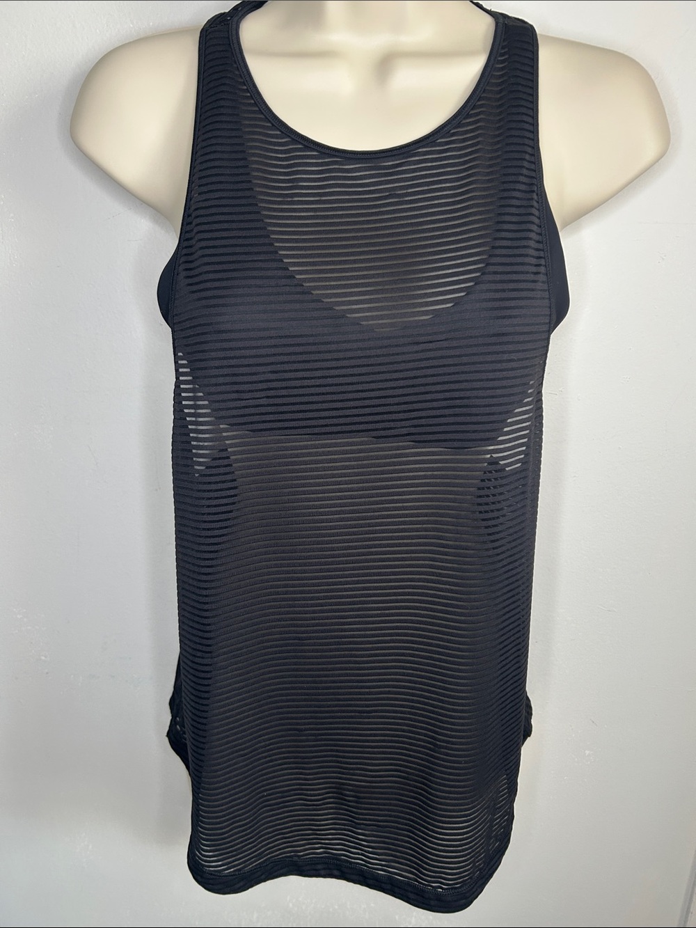 Lululemon Athletica Fully Flexed 2-in-1 Shear Striped Mesh Tank Top Athletic Bra